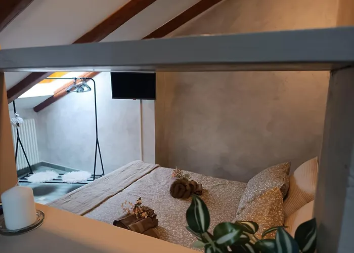 La Mansardina Di Sabrina Апартаменты *